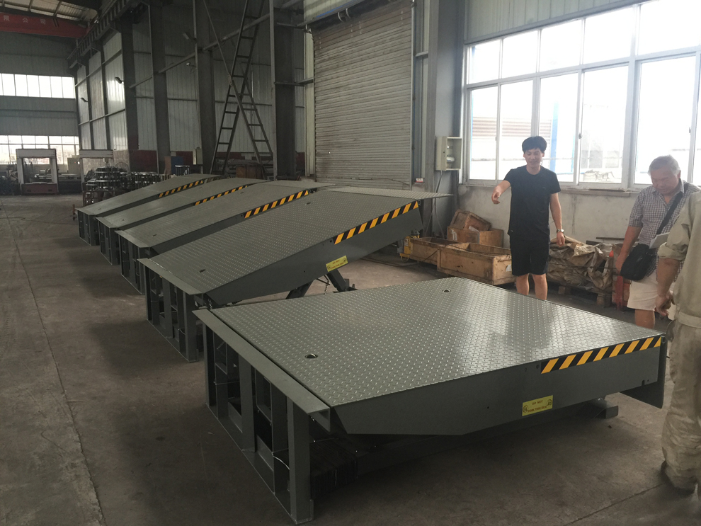 DKL-ME Mechanical dock leveler